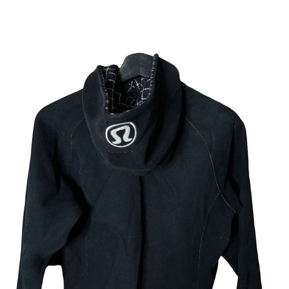 Lululemon Reversible Scuba Hoodie 6 - Picture 5 of 10